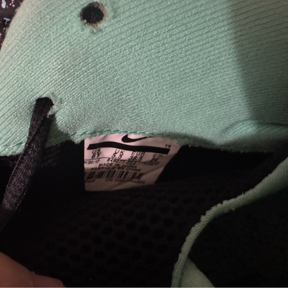 Nike Air Foamposite One Easter - Picture 9 of 13